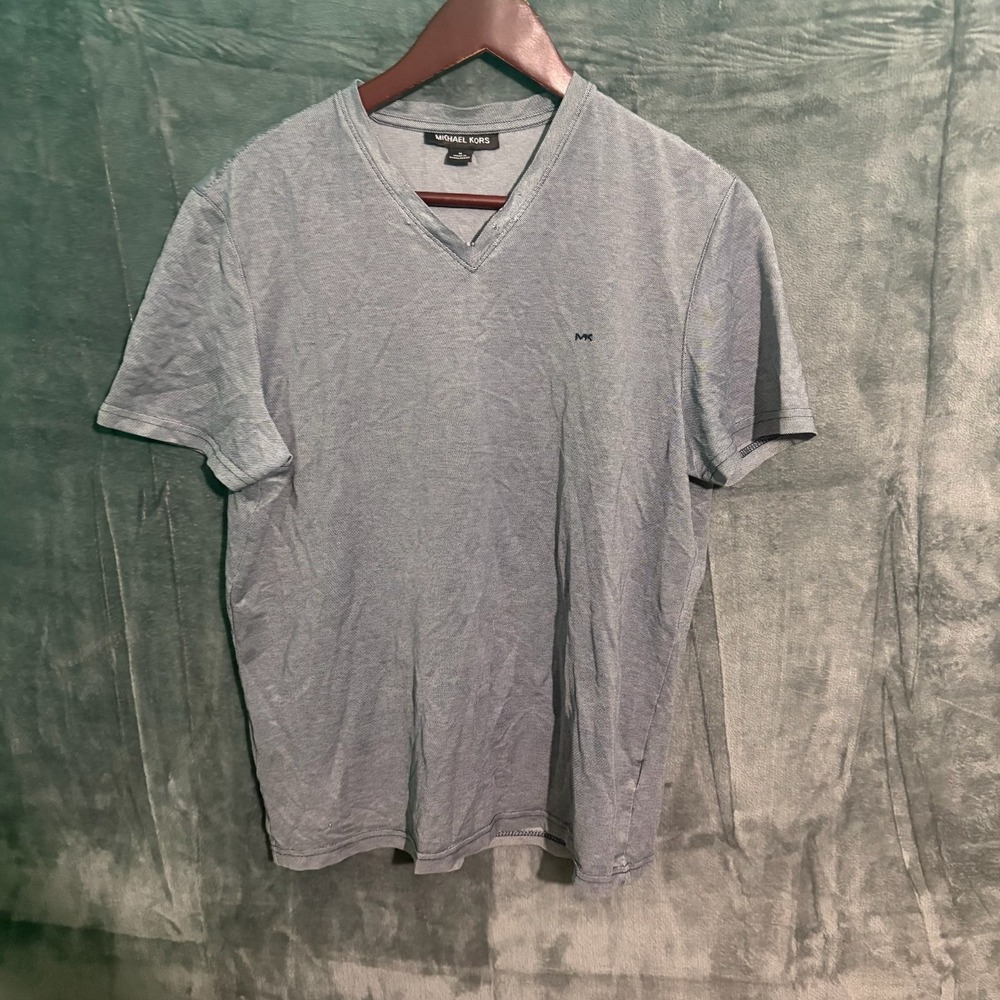 Michael kors Shirt Mens Medium Short Sleeve V Neck Gray Distressed